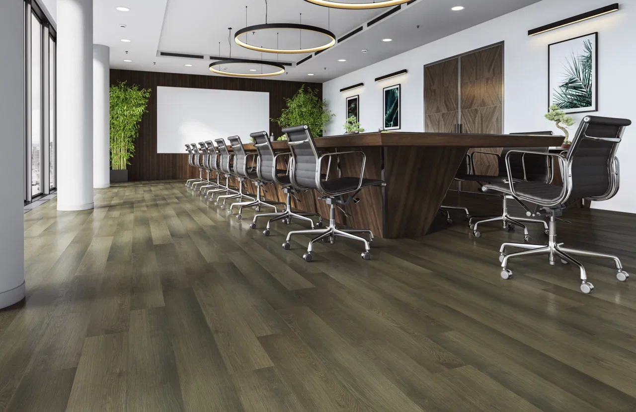 Кварцвиниловый SPC ламинат Home Expert Natural Дуб Древний лес 0-005 1220×150×3,5 фото в интерьере